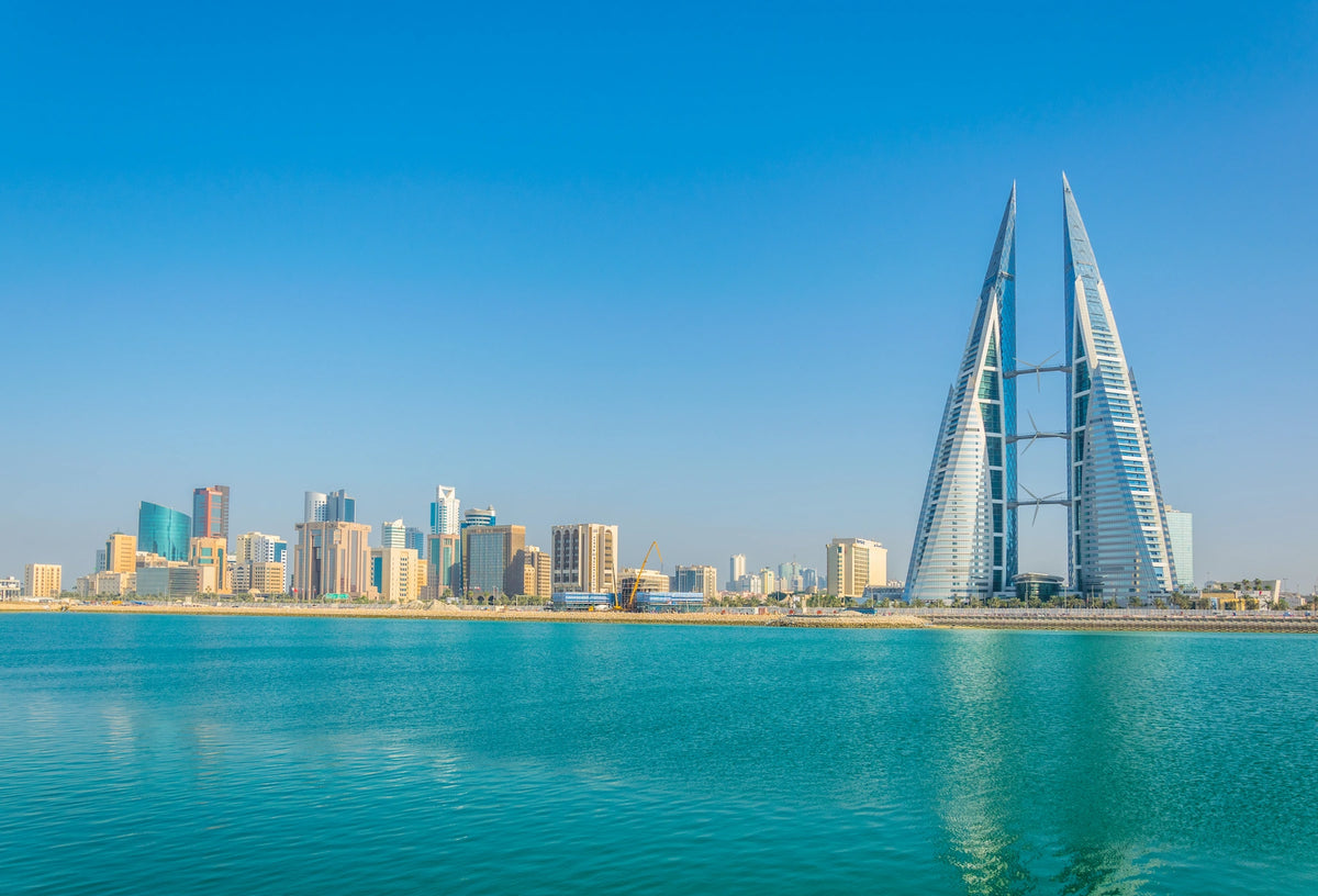 Skyline von Manama mit dem Bahrain World Trade Center, Bahrain.