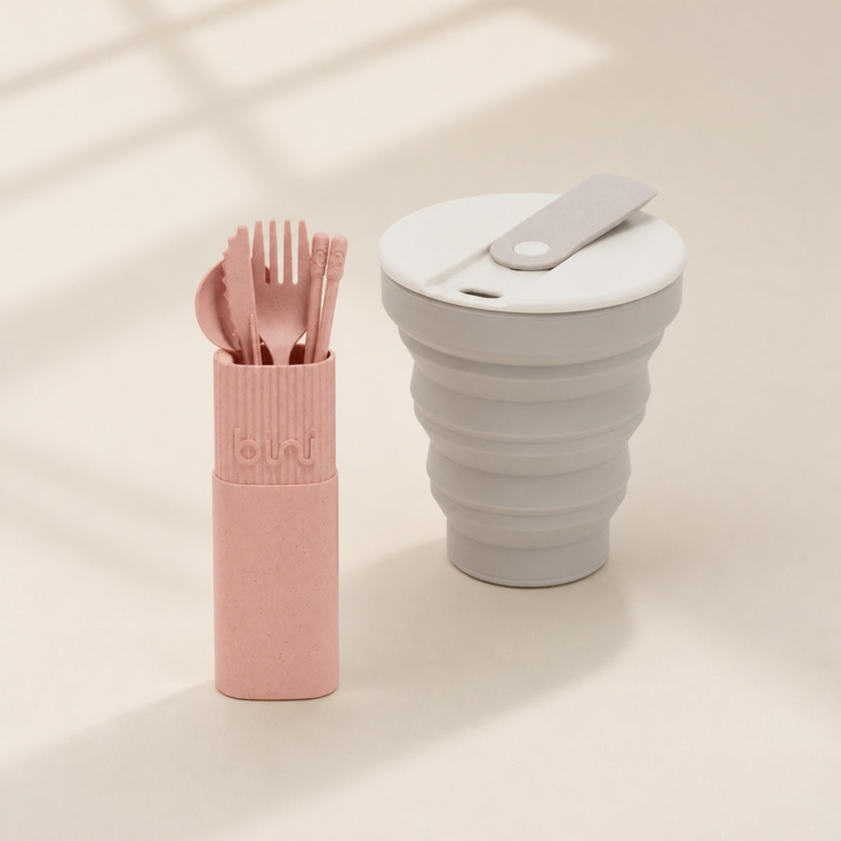 trekaro Wichtel-Paket Kaffee to go: faltbarer Kaffeebecher und Reise-Besteckset Blush